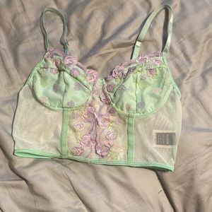 See-through corset patterned crop, with pink flowers. Superrrr cute!!!